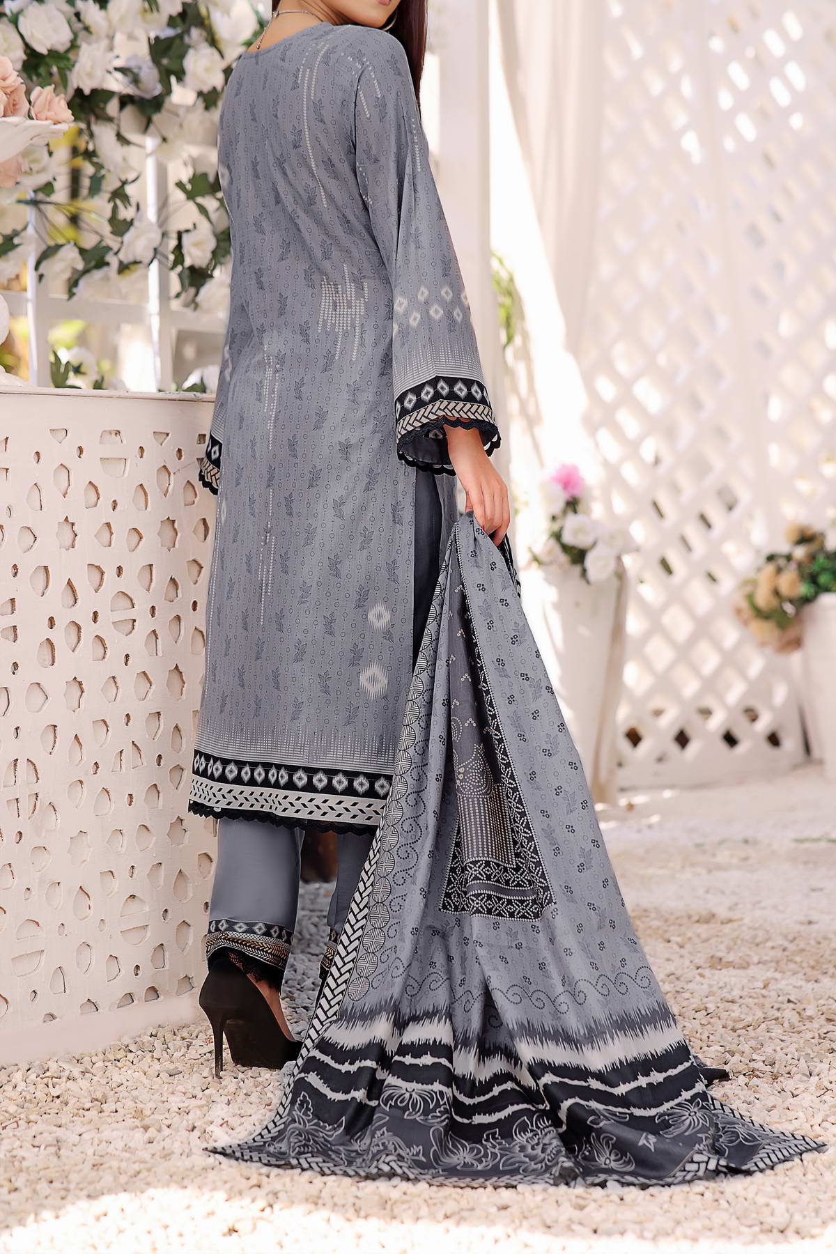 Daman Print Lawn`23 D#809 Grey
