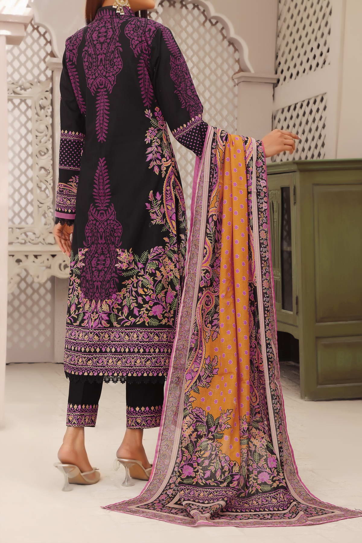 Misri Digital Print Lawn'23 D#12 Black