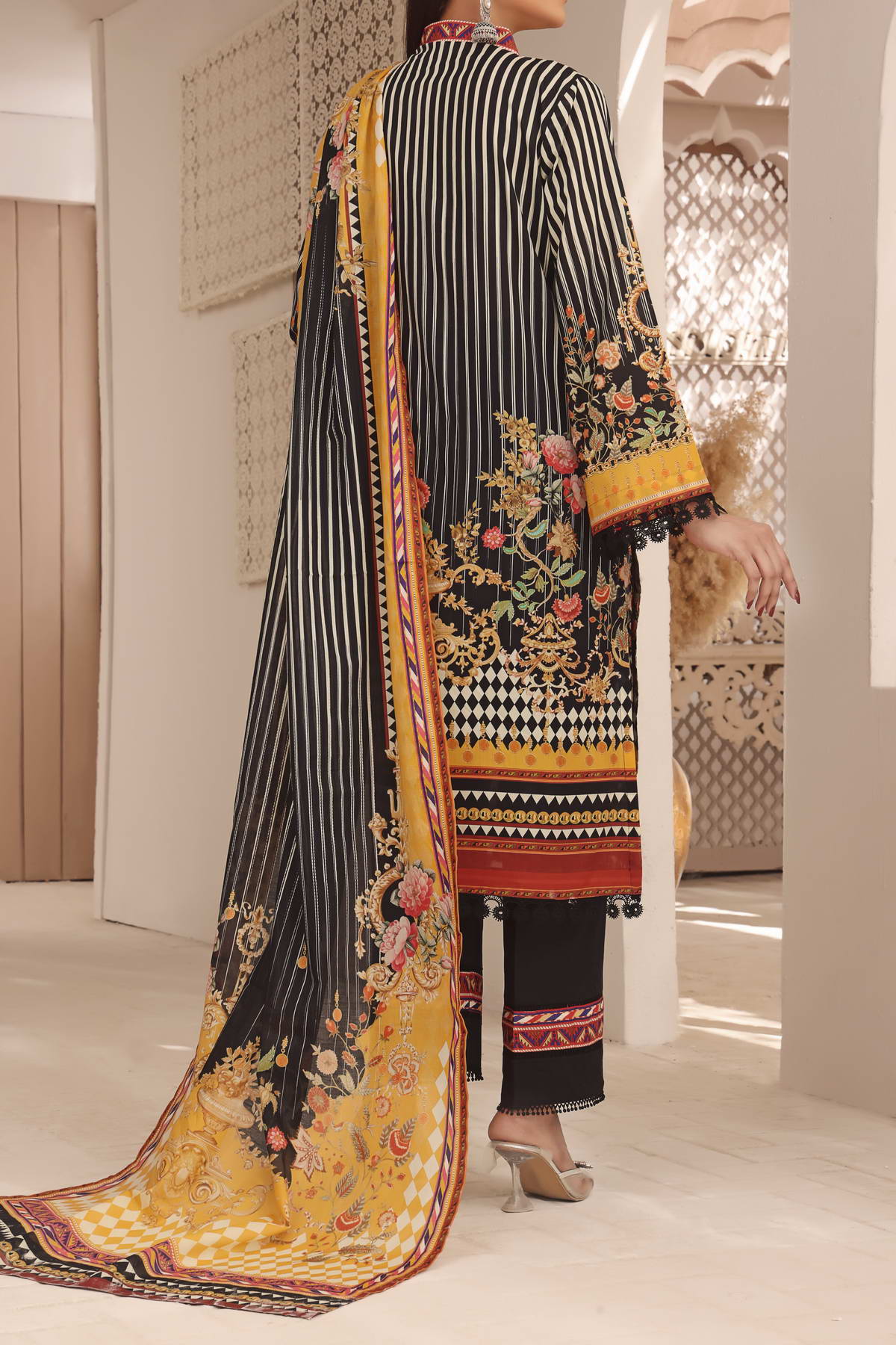Misri Digital Print Lawn'23 D#06 Black