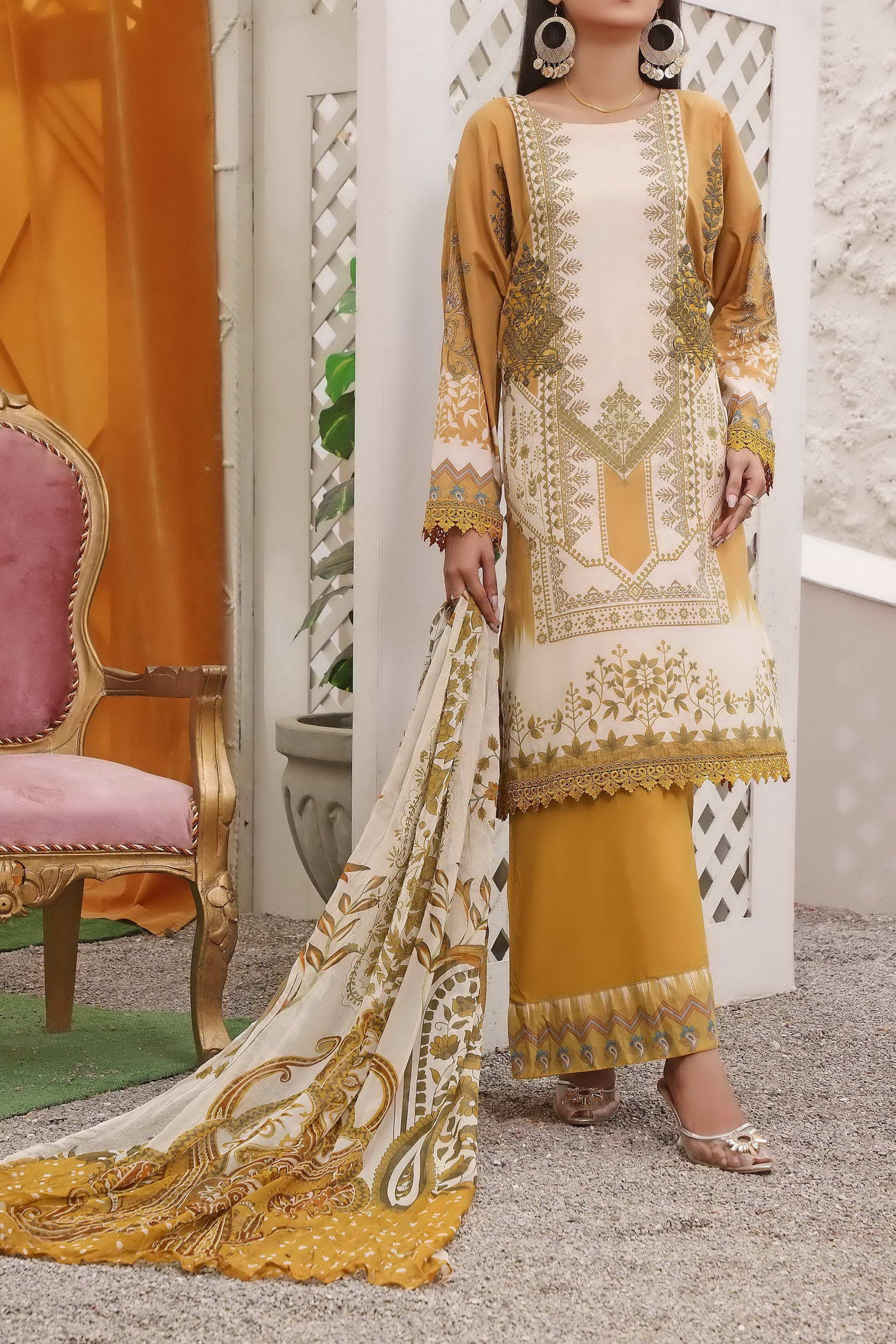 Ayesha Alishba Emb Lawn'23 D#16