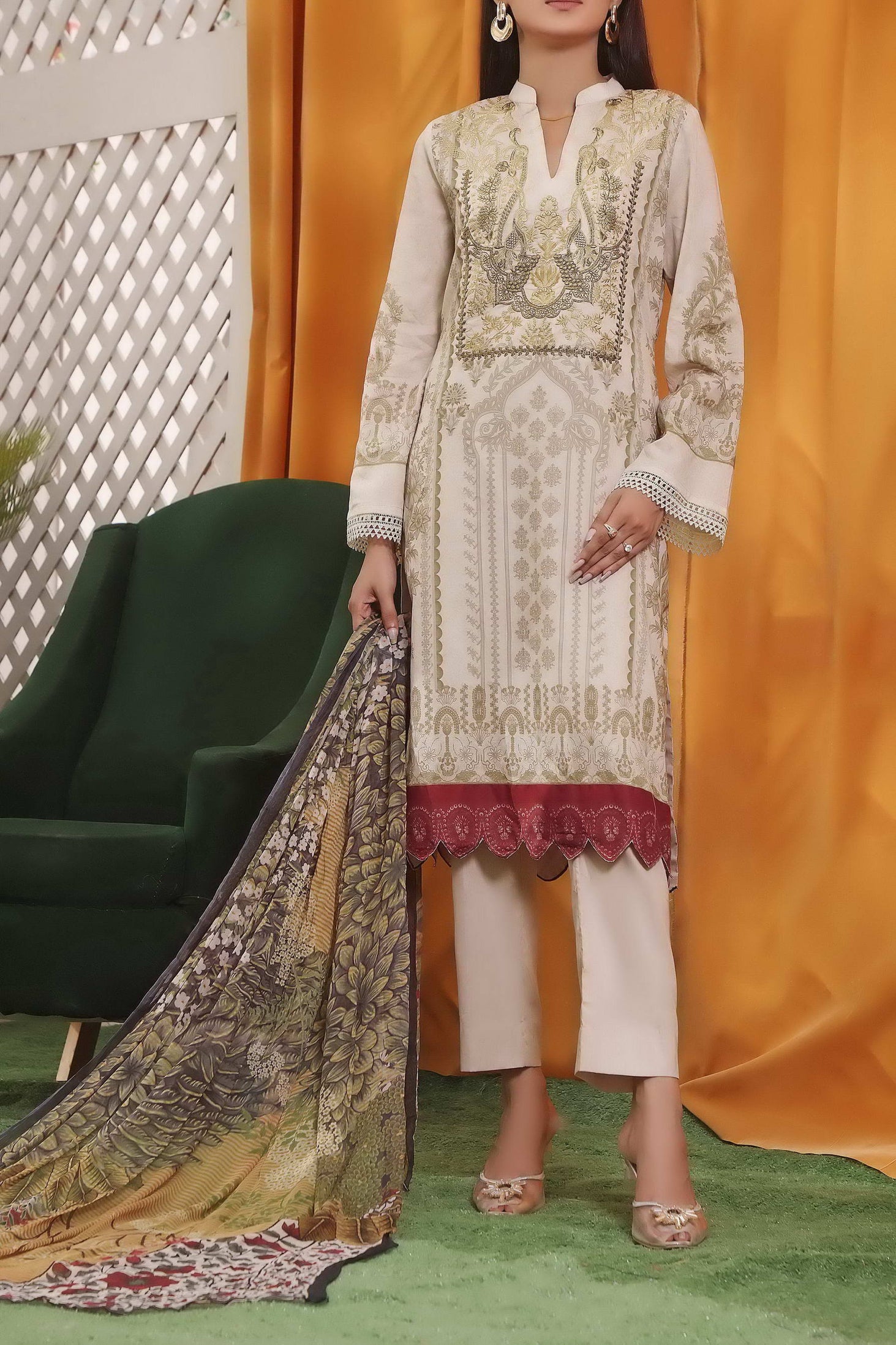 Ayesha Alishba Emb Lawn'23 D#20