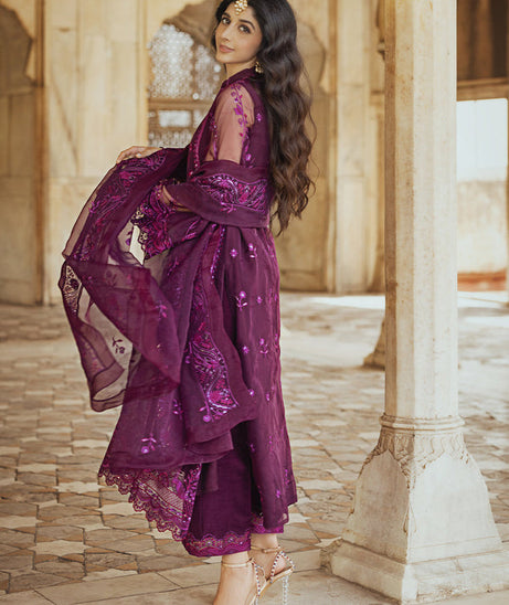 Zainab Chottani Tahra Festive`23 D#10 (MahBano)