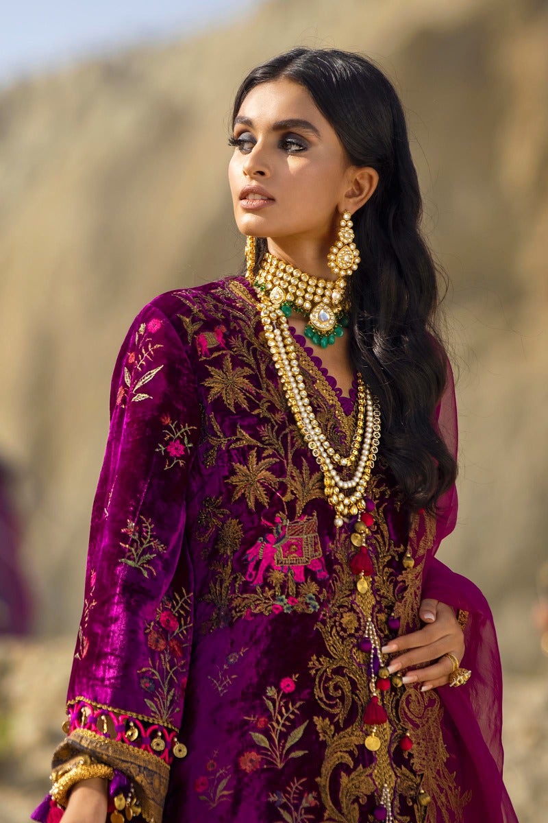 Sana Safinaz Winter Velvet Collection'21 D#5