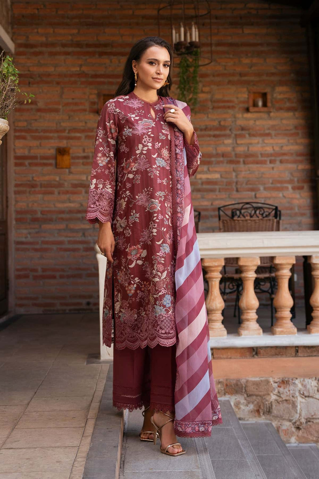 Afrozeh D/The Holiday Lawn'25 AL#08-B