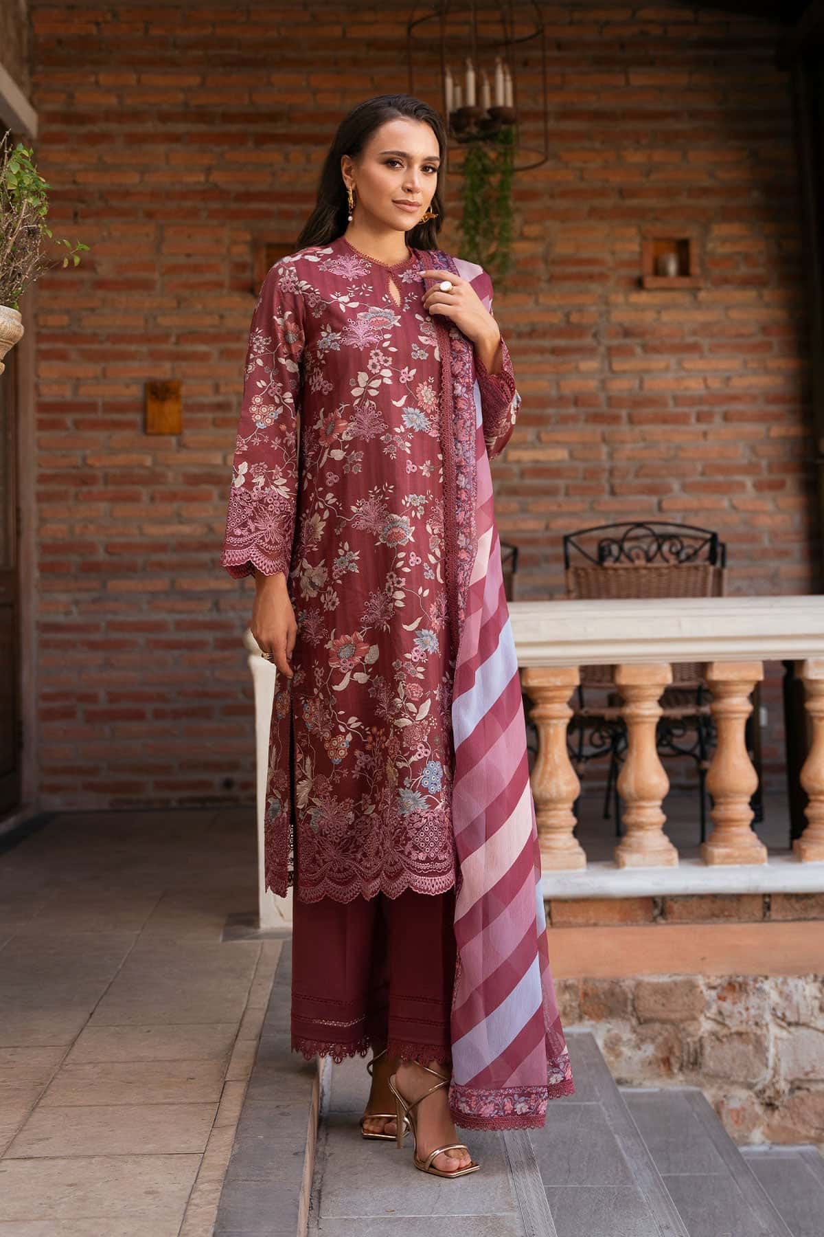 Afrozeh D/The Holiday Lawn'25 AL#08-B