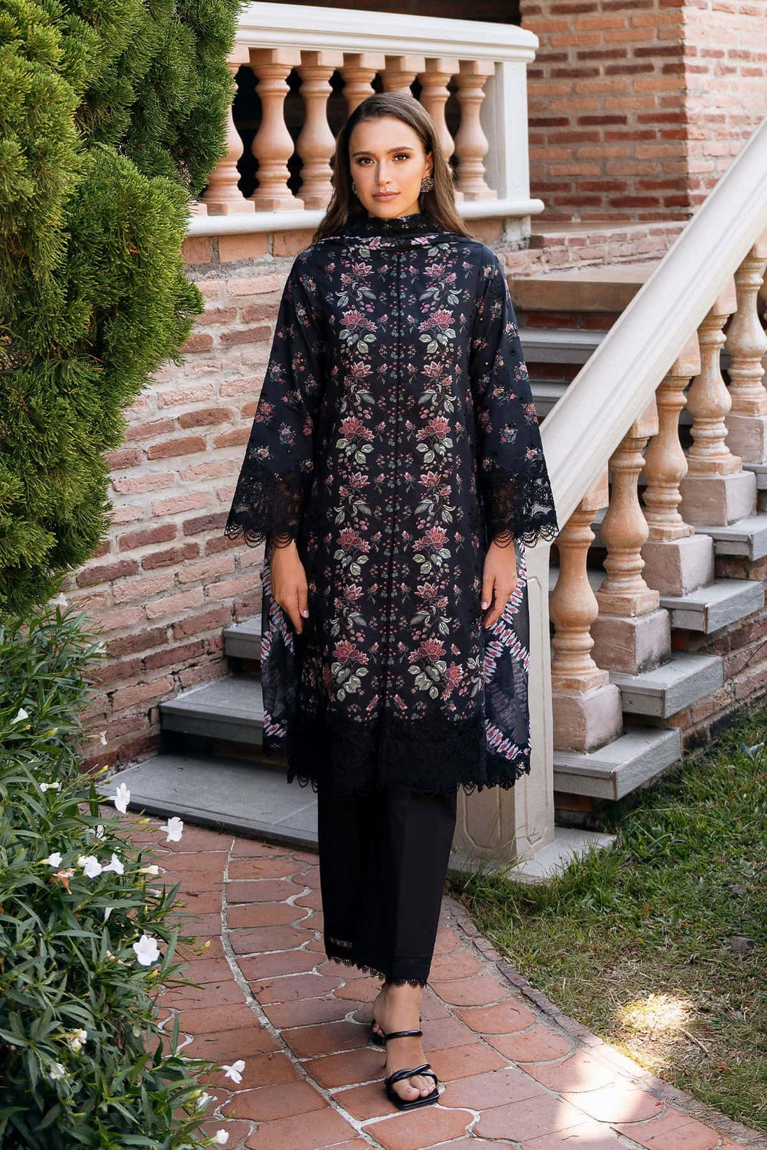 Afrozeh D/The Holiday Lawn'25 AL#07-A