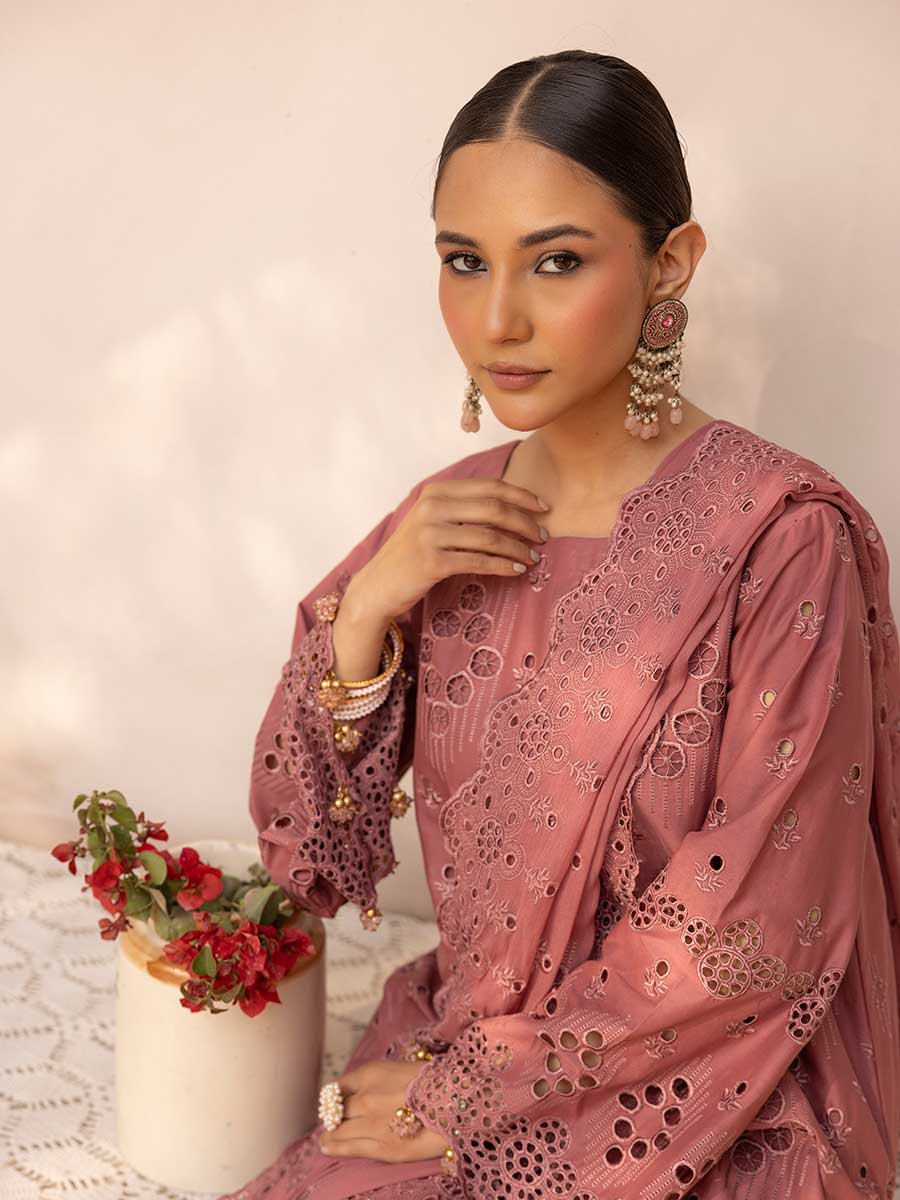 Aalaya Noor E Chasham Lawn'25 D#06