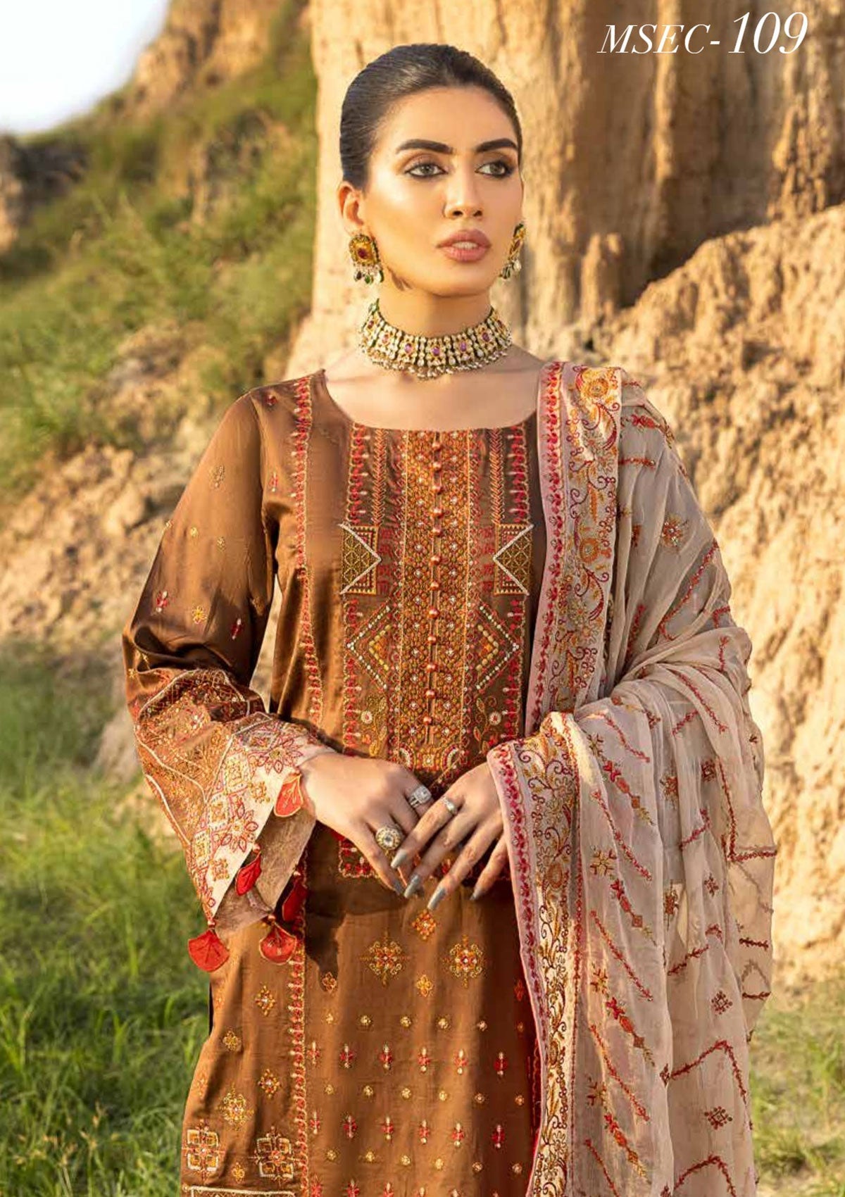 Muscari Emb Cotton Satin`22 D#109