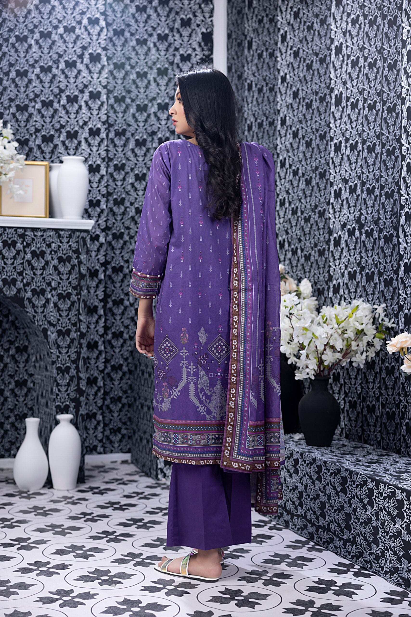 Regalia Salina Lawn`24 (Vol-3) D#10