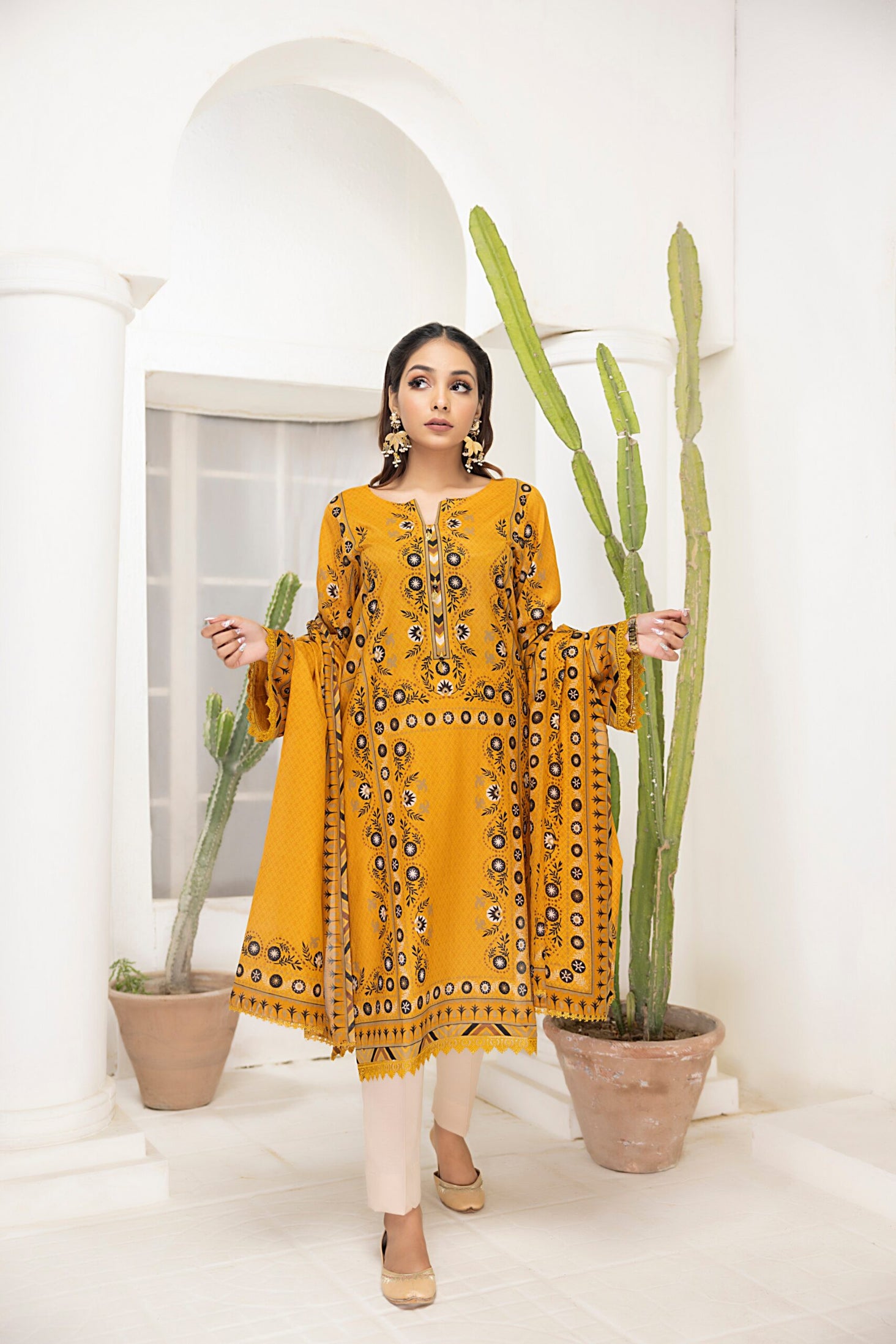 Regalia Salina Lawn`24 (Vol-4) D#10