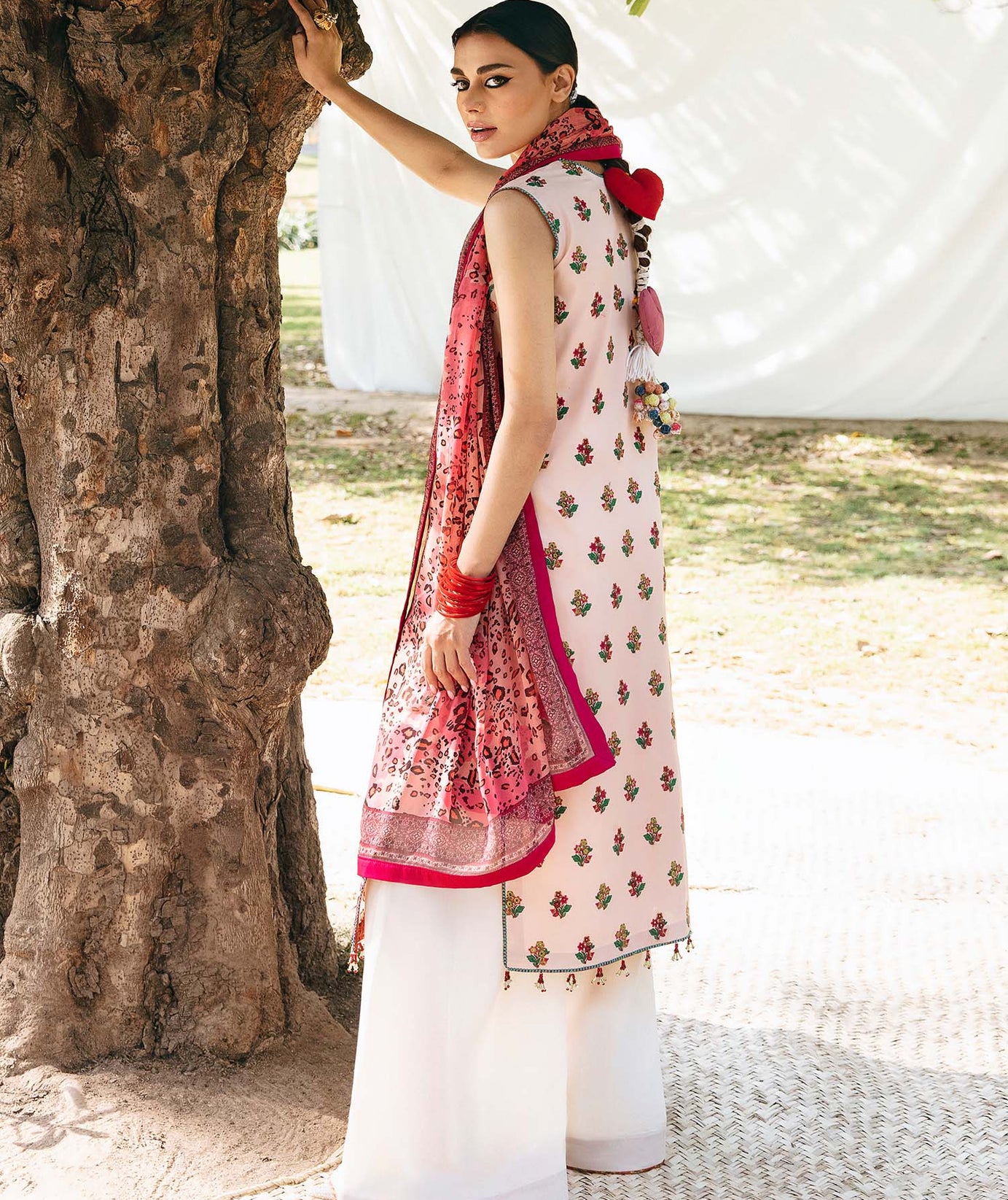 Hussain Rehar Mausam Lawn'23 D# ( Gaelic)
