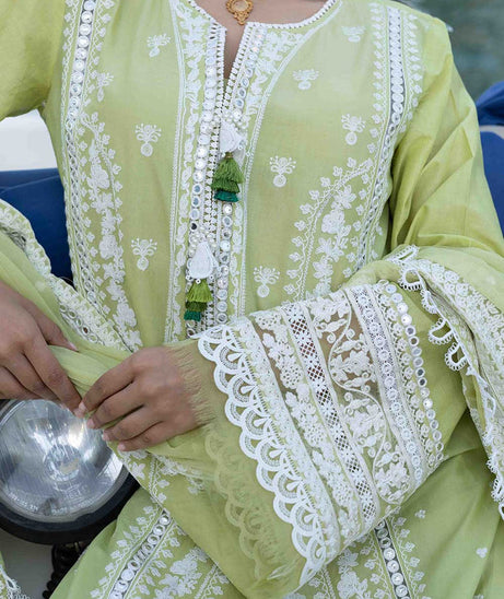 Sobia Nazir Luxury Lawn '22 D#11a