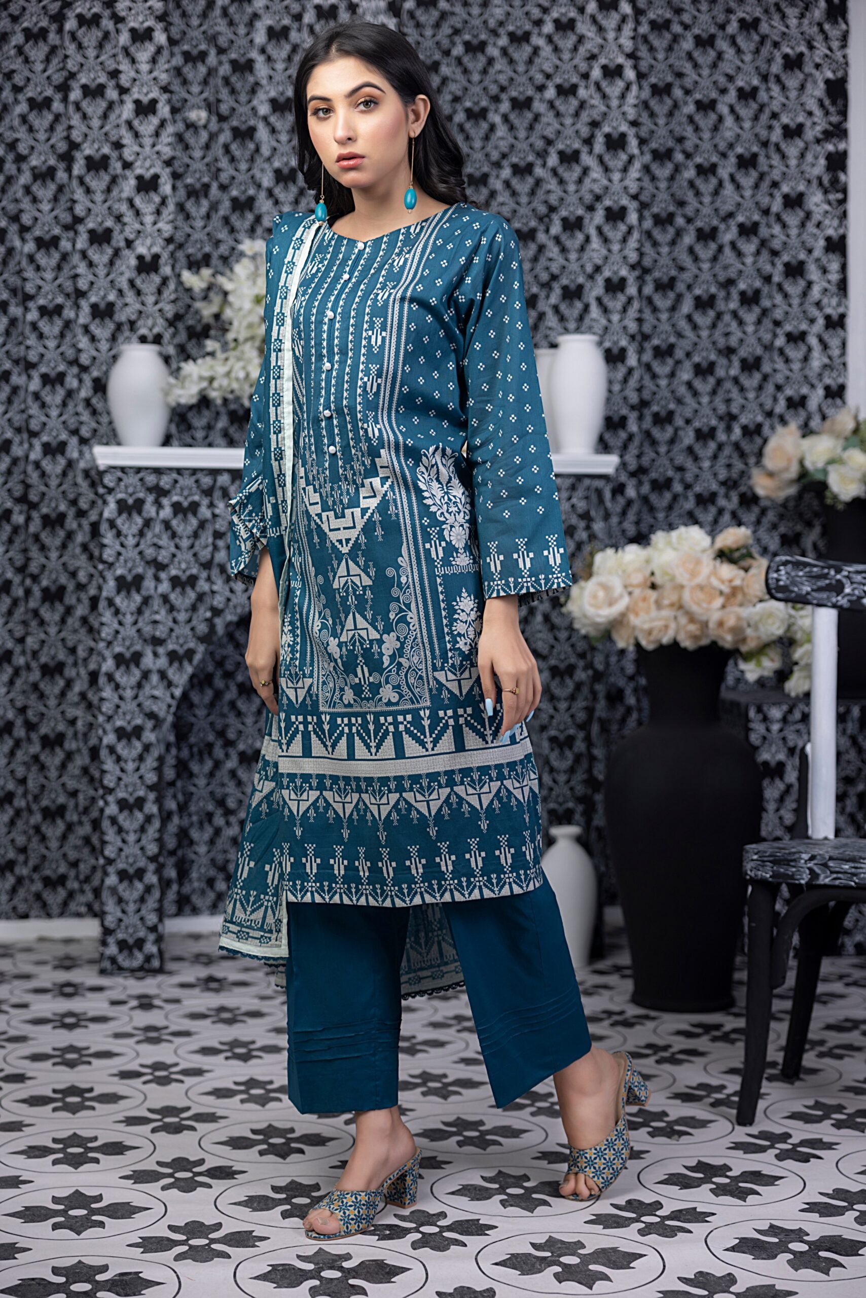 Regalia Salina Lawn`24 (Vol-3) D#11