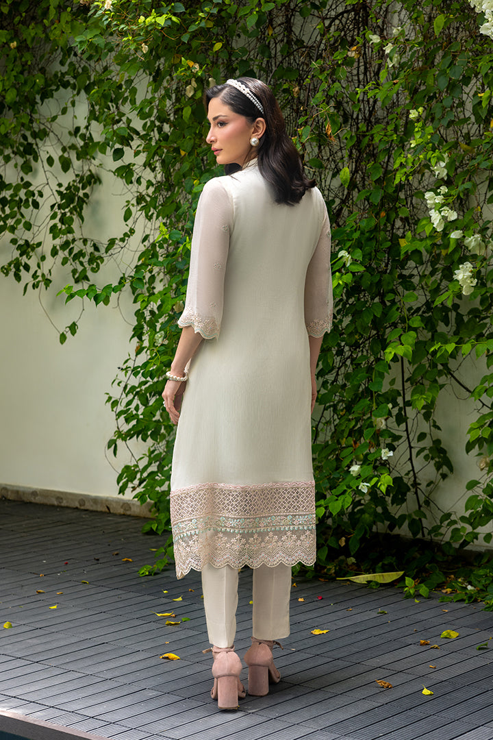 Manahil Lakhani L/Chiffon`25 (Ivory)