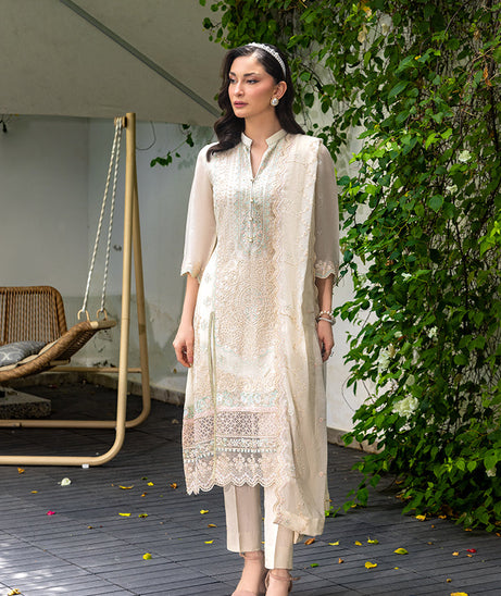 Manahil Lakhani L/Chiffon`25 (Ivory)