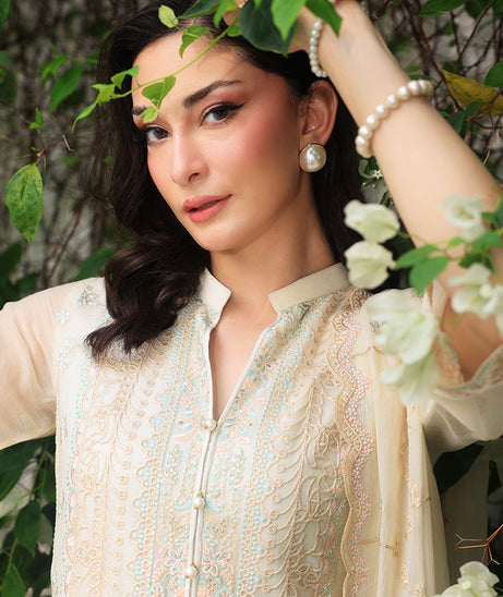 Manahil Lakhani L/Chiffon`25 (Ivory)