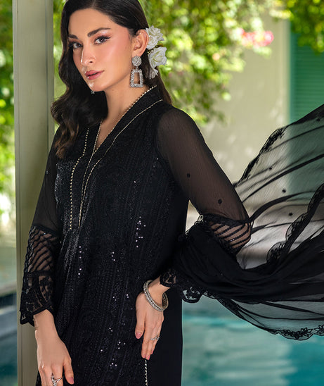 Manahil Lakhani L/Chiffon`25 (Nyra)