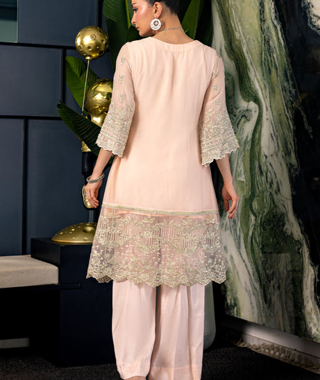 Manahil Lakhani L/Chiffon`25 (Blushe)