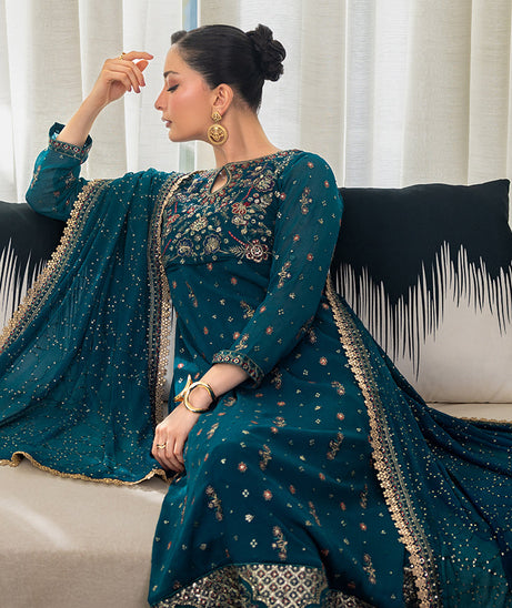 Manahil Lakhani L/Chiffon`25 (Esmara)