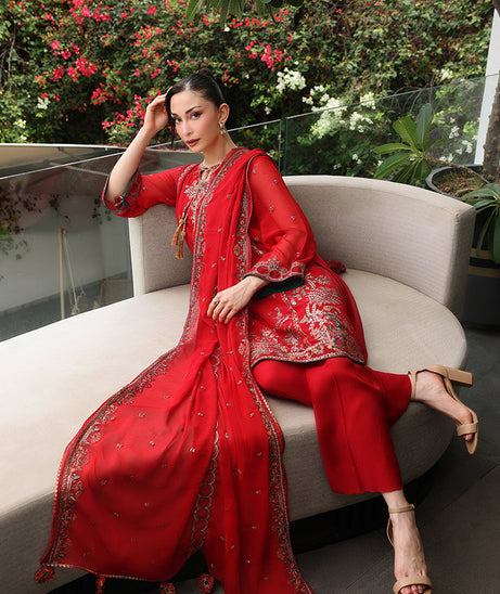 Manahil Lakhani L/Chiffon`25 (Amora)