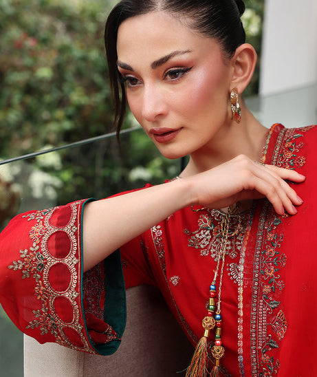 Manahil Lakhani L/Chiffon`25 (Amora)