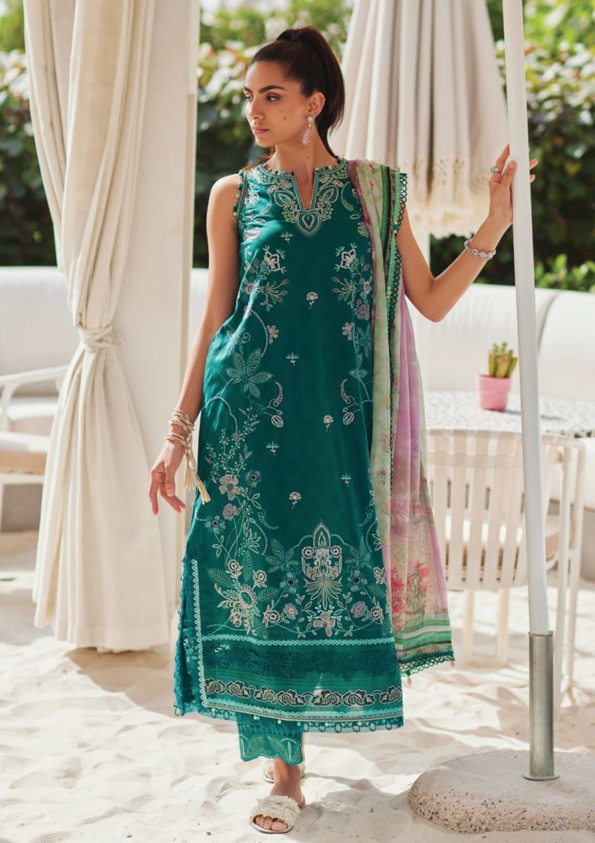 Farah Talib Aziz WES Luxury'25 FTL25#04 - Eileen Emerald