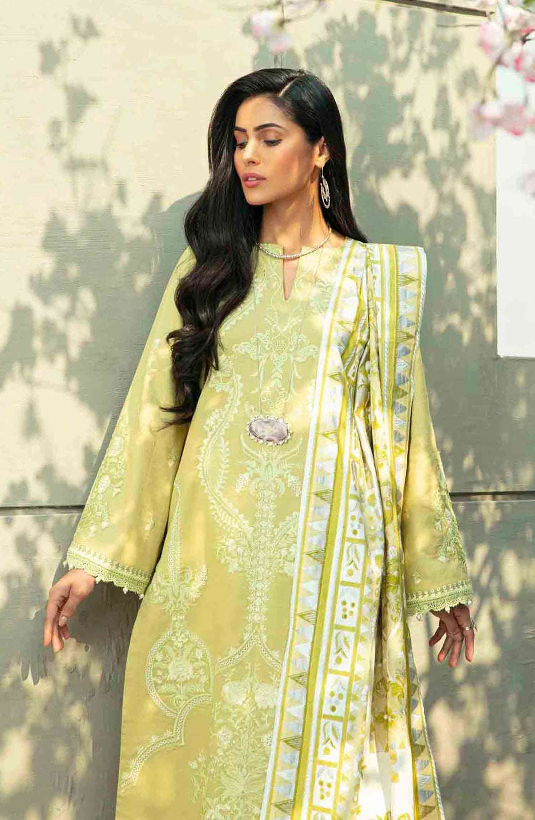 Raaya Carnation L/Lawn`22 D#05