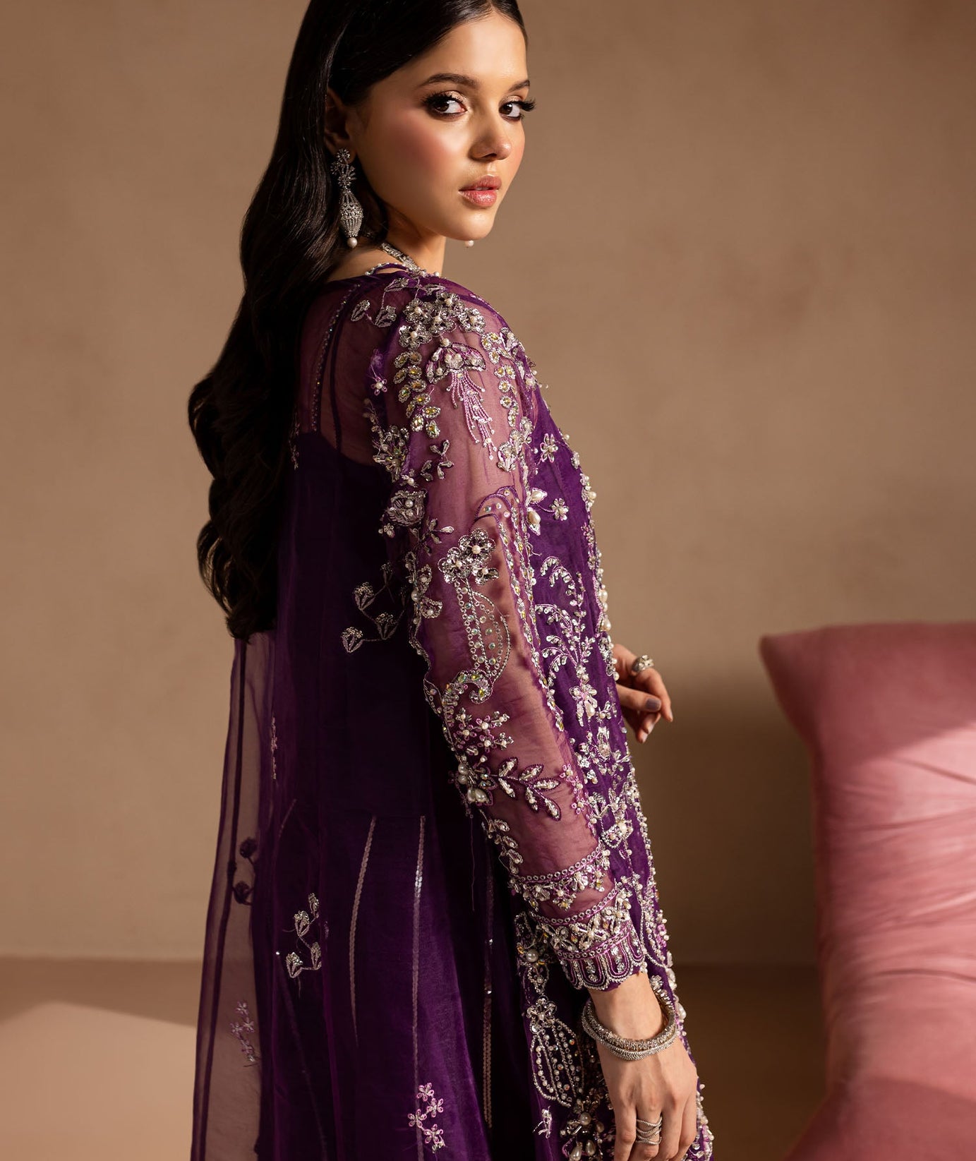 Maria Osama Khan Lamhay`24 (Sheesham)