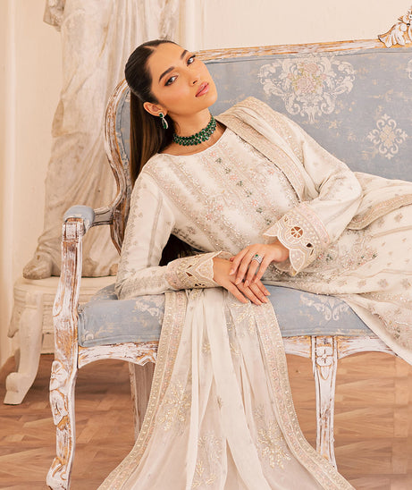 Emaan Adeel Suave Luxury Formals`25 (EZELLE)