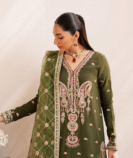 Emaan Adeel Suave Luxury Formals`25 (ORAYA)