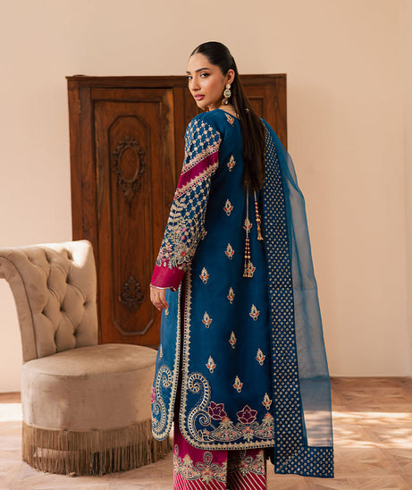 Emaan Adeel Suave Luxury Formals`25 (AVOIR)