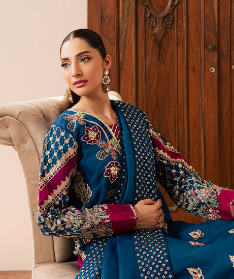 Emaan Adeel Suave Luxury Formals`25 (AVOIR)