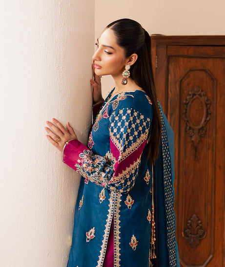 Emaan Adeel Suave Luxury Formals`25 (AVOIR)