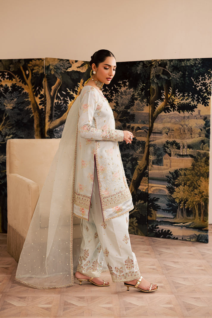 Emaan Adeel Suave Luxury Formals`25 (ELAIN)