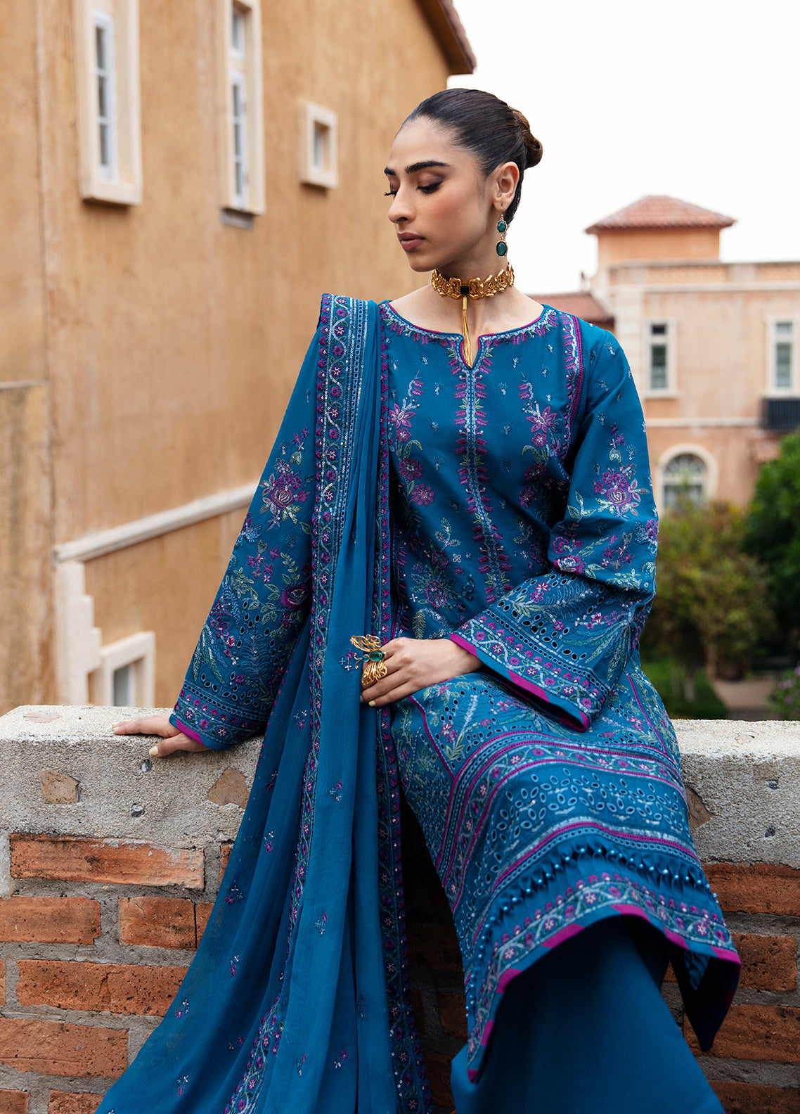 Gulaal Luxury Lawn`24 D#4