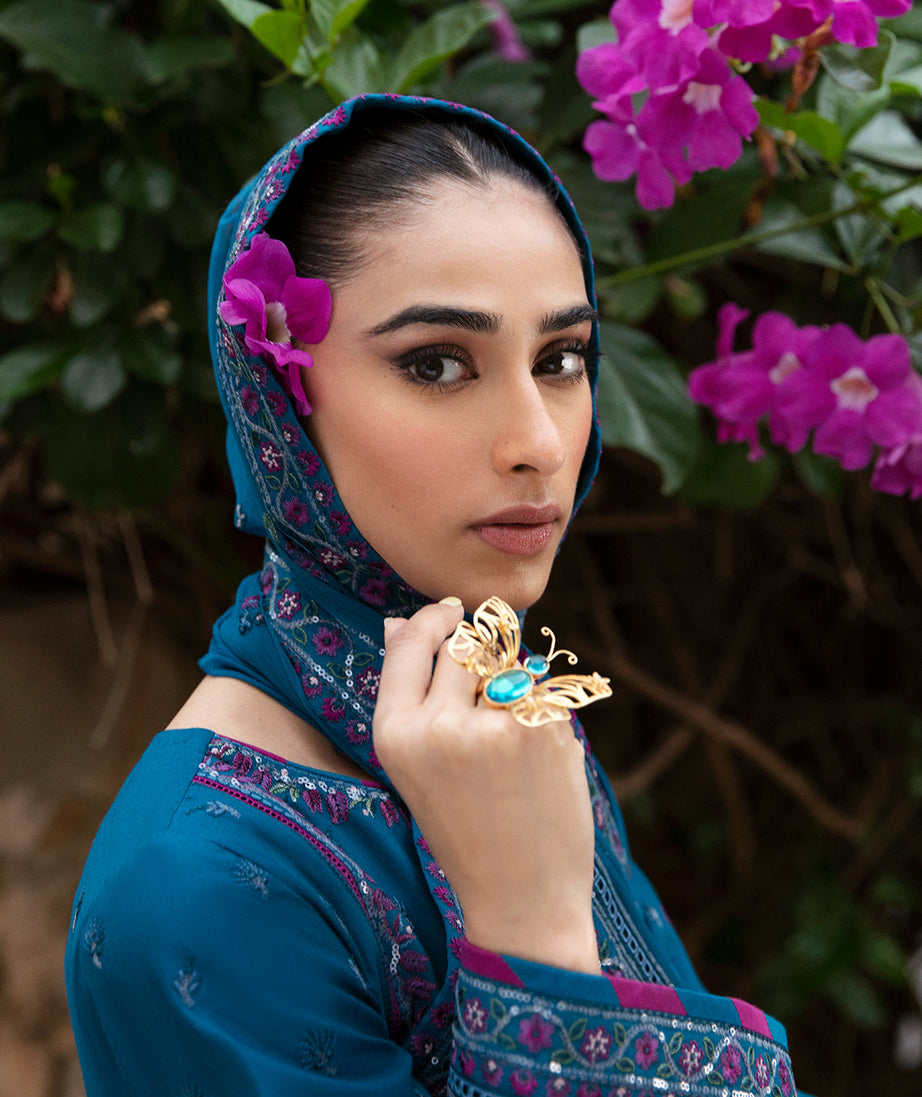 Gulaal Luxury Lawn`24 D#4