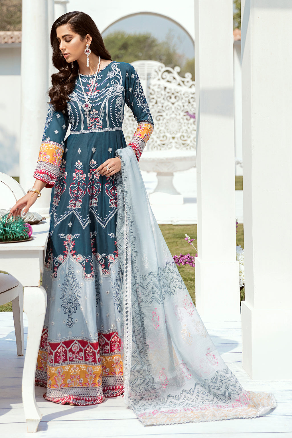 Emaan Adeel Vogue F/Lawn`21 D#02