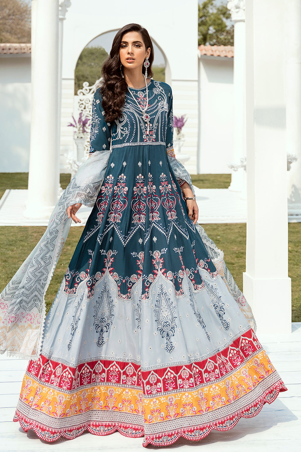 Emaan Adeel Vogue F/Lawn`21 D#02
