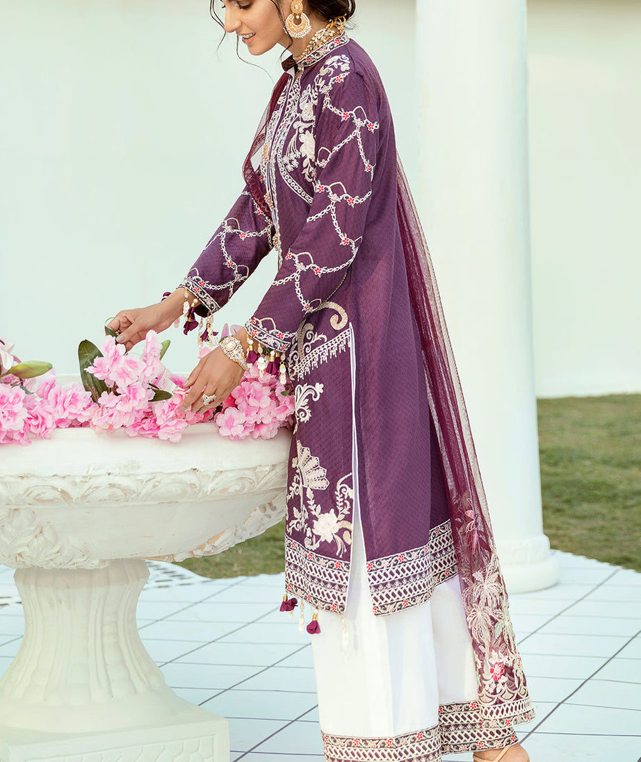 Emaan Adeel Vogue F/Lawn`21 D#07