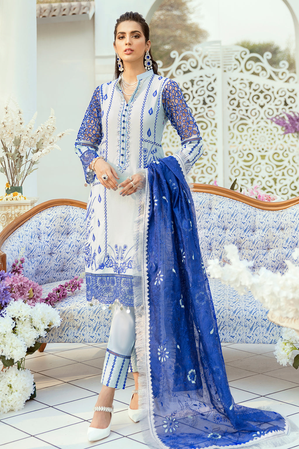 Emaan Adeel Vogue F/Lawn`21 D#09