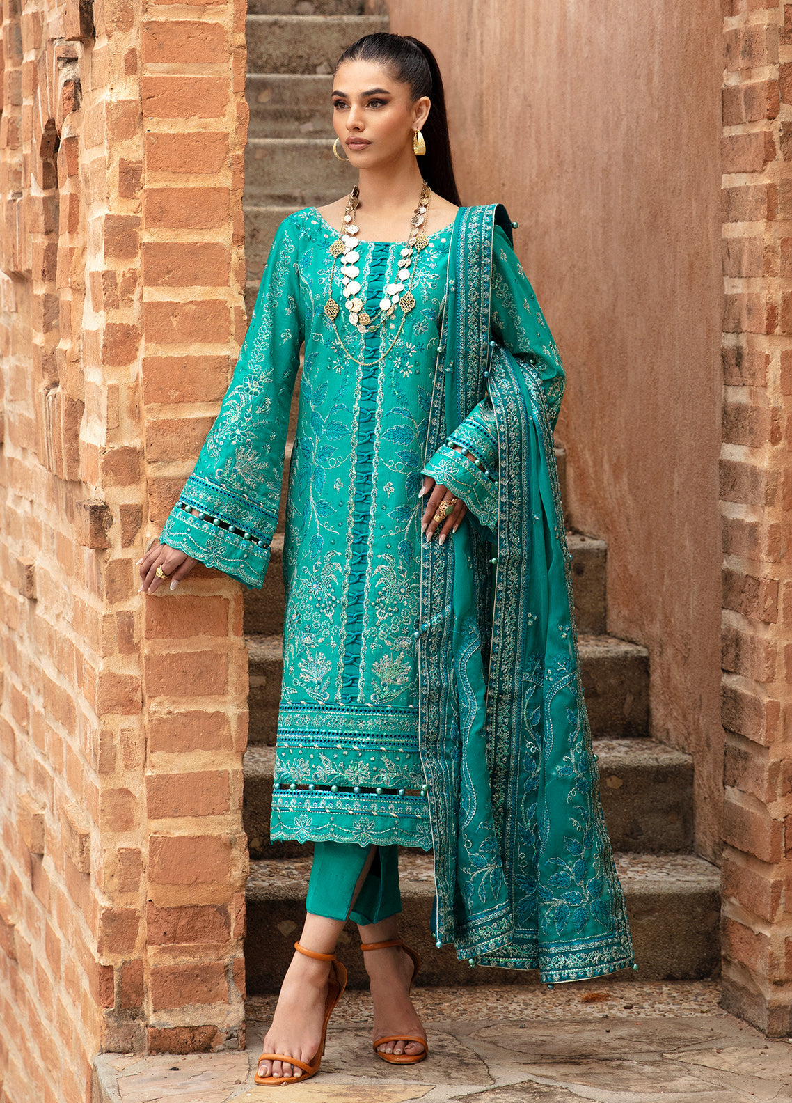 Gulaal Luxury Lawn`24 D#8