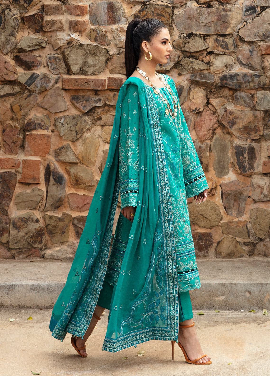 Gulaal Luxury Lawn`24 D#8