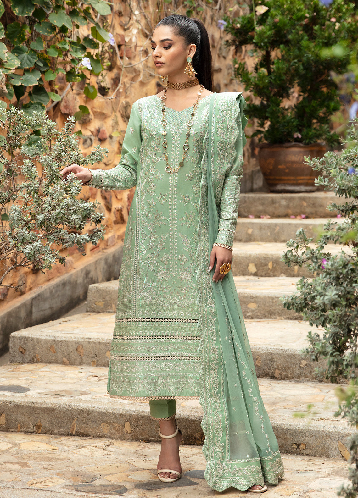 Gulaal Luxury Lawn`24 D#5