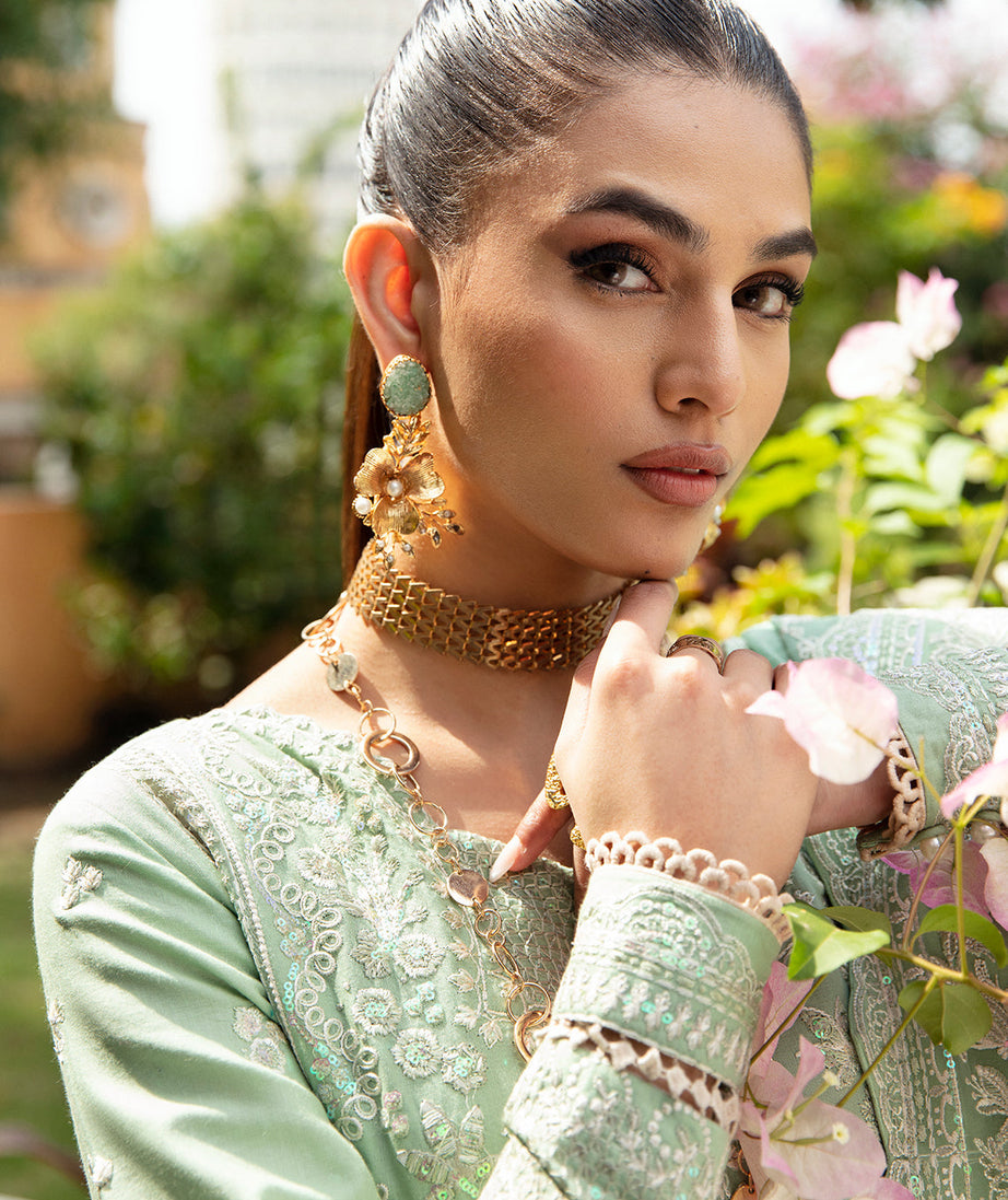 Gulaal Luxury Lawn`24 D#5