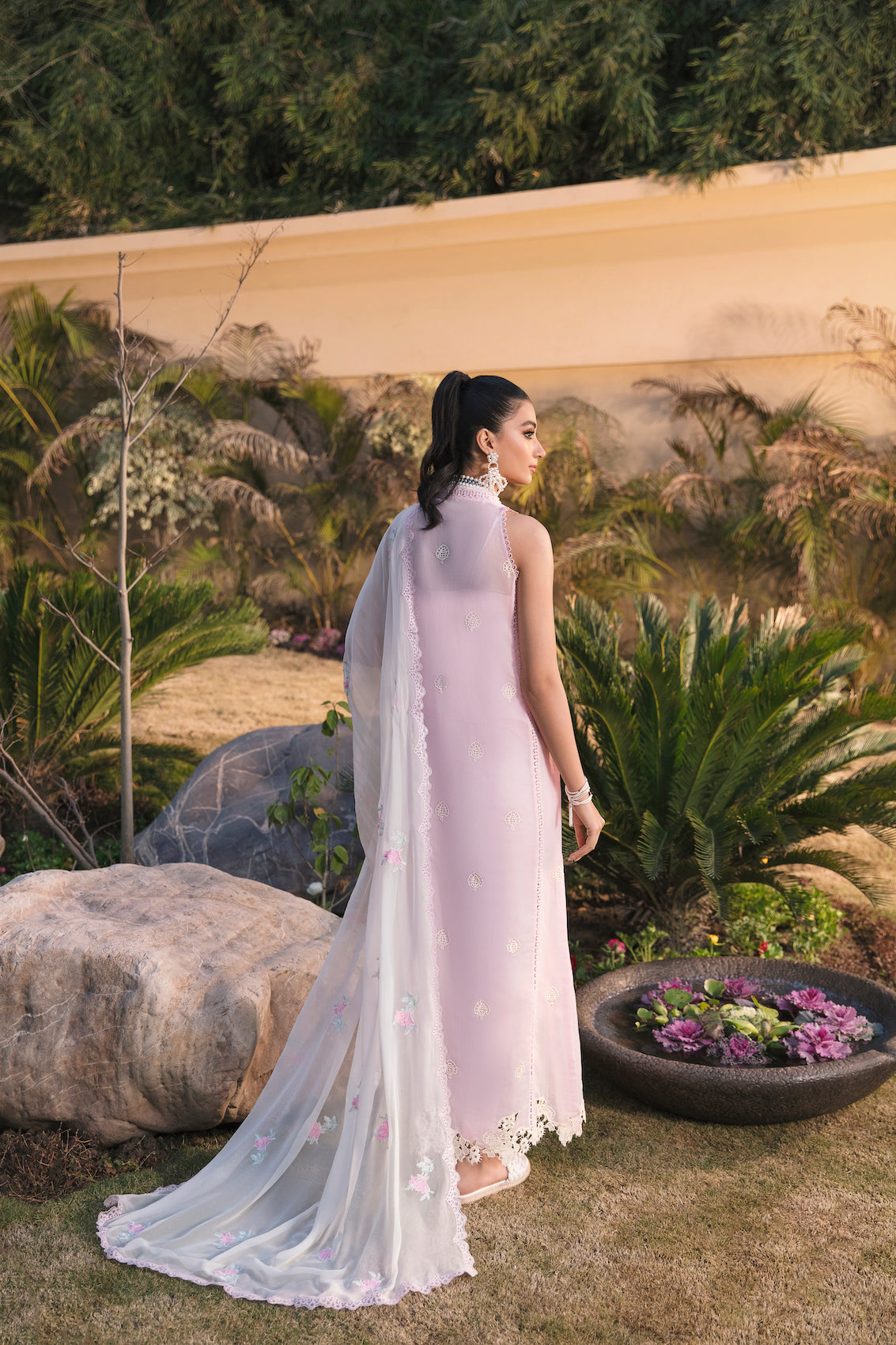 Sable Vogue Luxury Lawn`23 D#5 (Sakura)