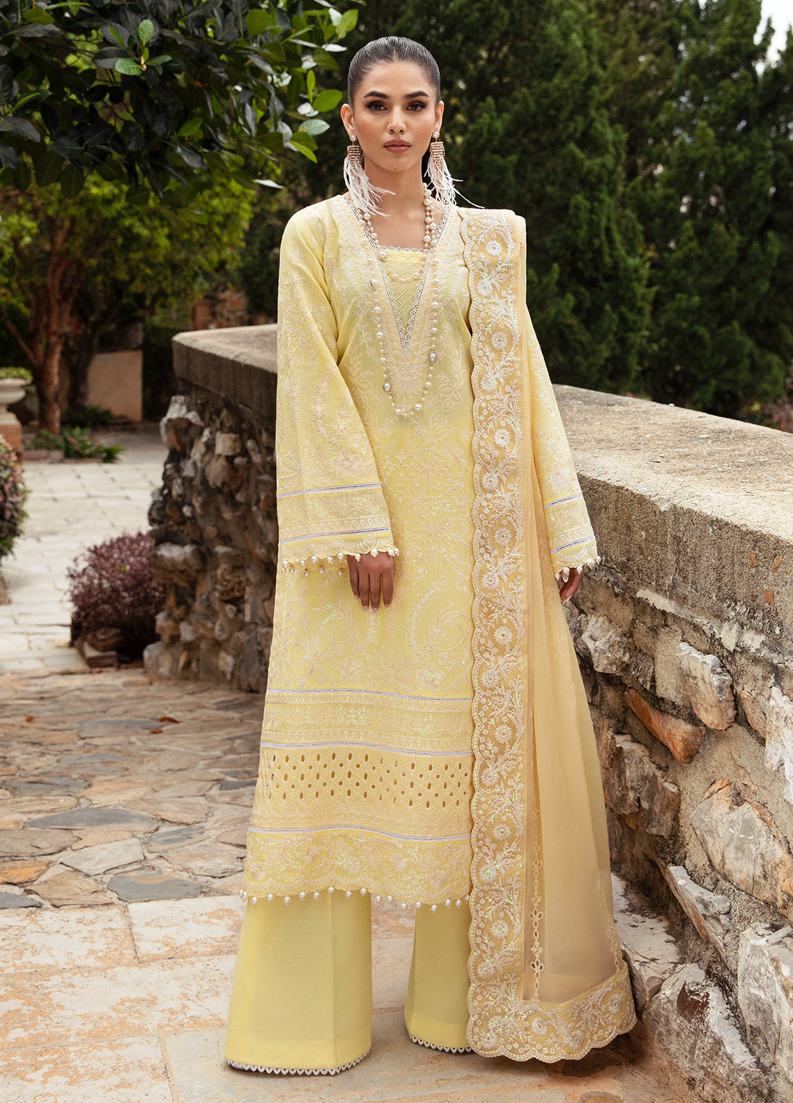 Gulaal Luxury Lawn`24 D#1