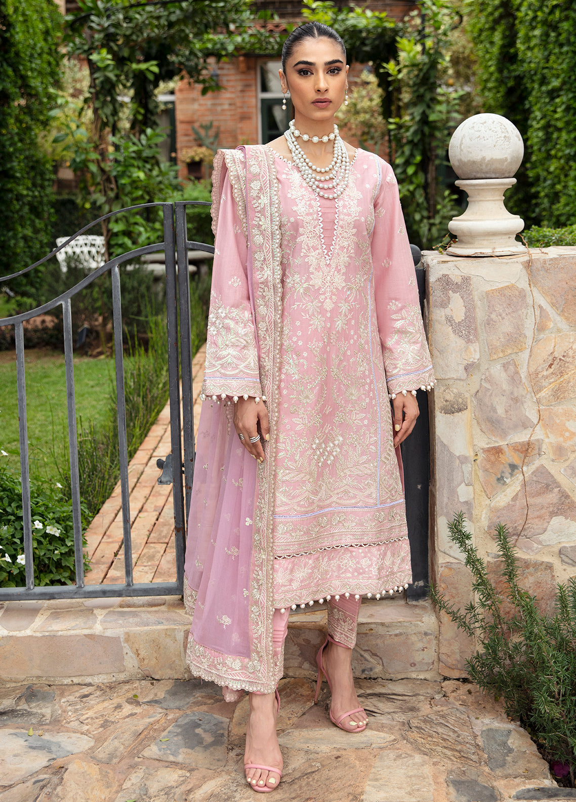 Gulaal Luxury Lawn`24 D#3