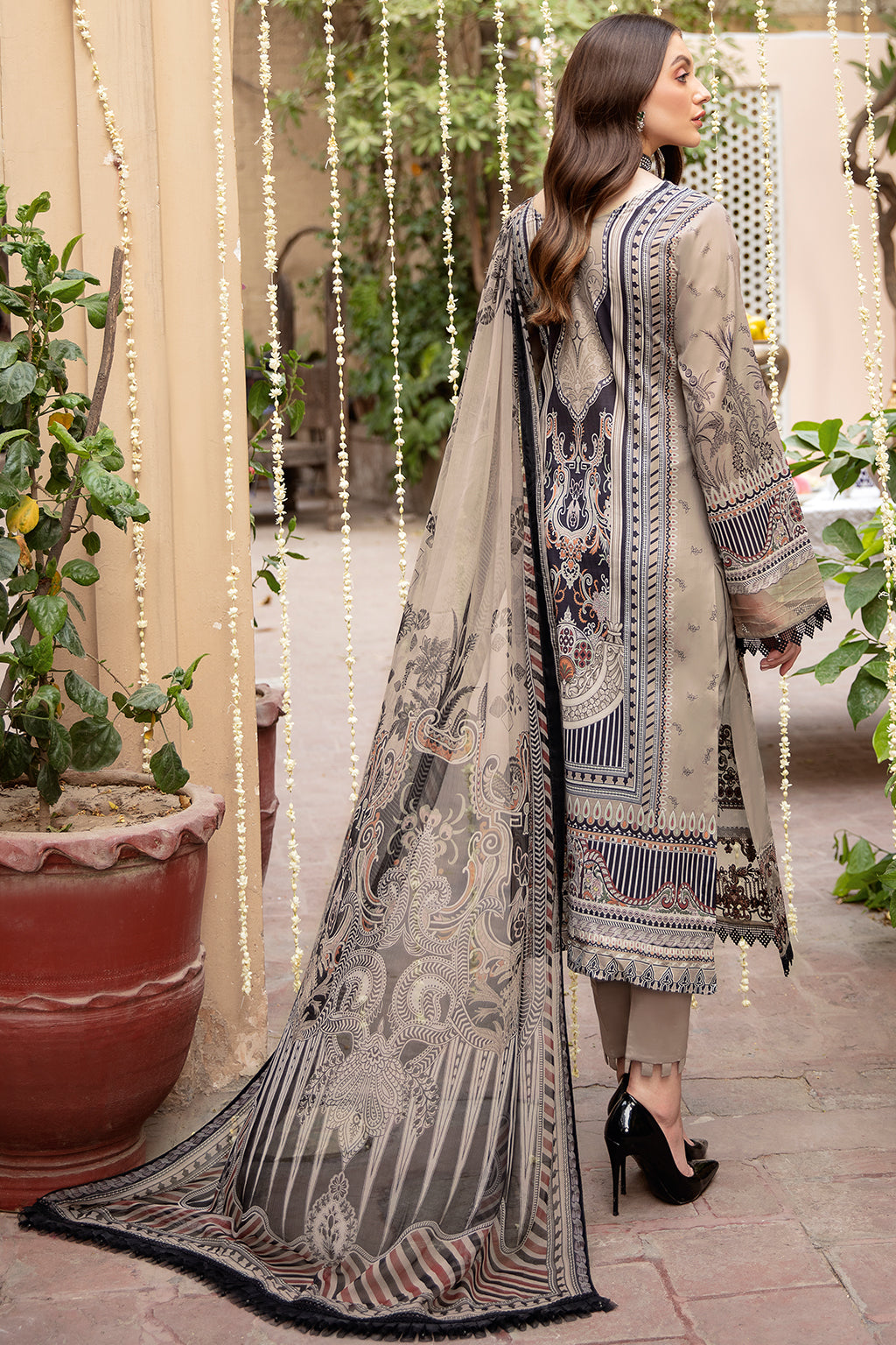 Ramsha Riwayat L/Lawn`22 Vol-4 D#405