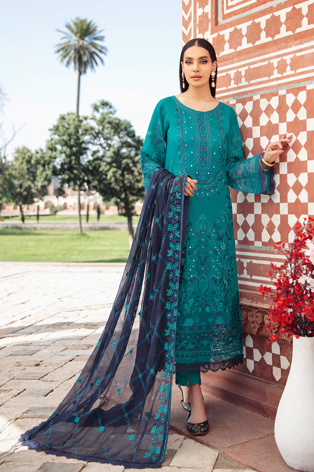 Ramsha Andaaz Luxury Lawn`22 (Vol-2) Z#205