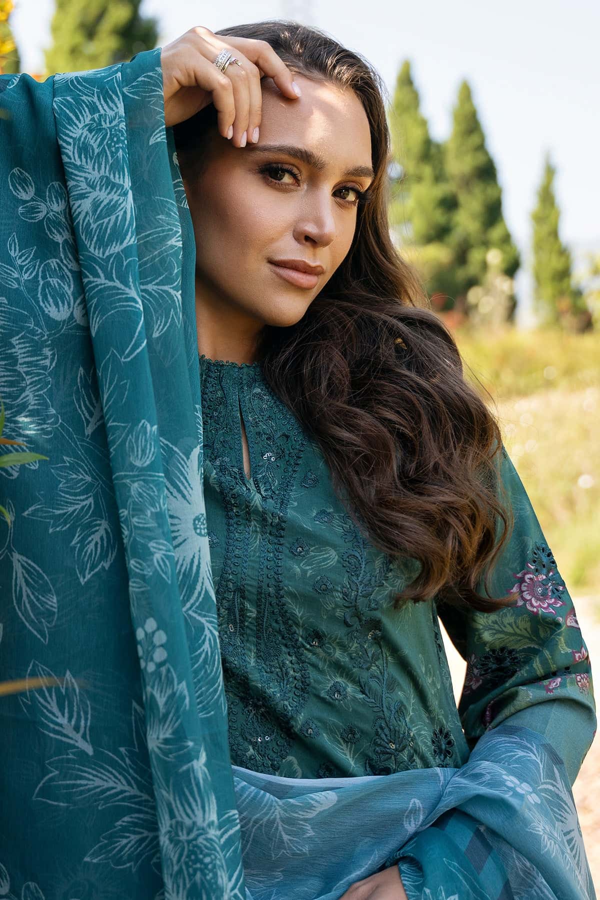 Afrozeh D/The Holiday Lawn'25 AL#02-A